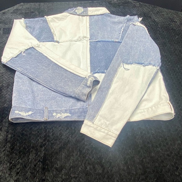 AKIRA Women’s Blue and White Patchwork Denim Jacket LG Light Distressing RUGGED - Picture 2 of 12